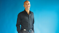 Οι χρυσές συμβουλές του Ρόμπιν Σάρμα: Πώς οι σωστές λέξεις και η σκέψη του... θανάτου μπορεί να κάνουν πιο πλούσια τη ζωή σου