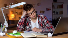 Άγχος εξετάσεων: Πώς να υποστηρίξουμε τους αγχωμένους μαθητές