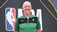 Πέθανε ο θρυλικός άσος του NBA Μπιλ Γουόλτον