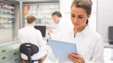 Νοσοκομεία: Μάζεμα στη δαπάνη των ακριβών φαρμάκων επιχειρεί το Υπουργείο Υγείας – Τι ζητά από τους διοικητές