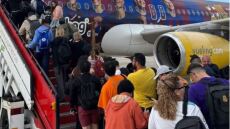 Οπαδοί της Ρεάλ ταξίδεψαν για τον τελικό του Champions League με αεροπλάνο στα χρώματα της Μπαρτσελόνα! - Δείτε βίντεο