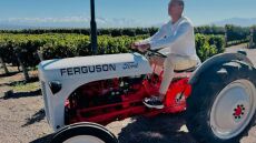 Ολυμπιακός: Ο Τζιοβάνι υποδέχθηκε το καλοκαίρι πάνω σε τρακτέρ - Φωτογραφίες 