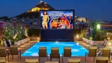Ξενοδοχείο Μεγάλη Βρεταννία: Θερινές κινηματογραφικές βραδιές με θέα στην πισίνα του ξενοδοχείου