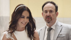 Γιάννης Παπαμιχαήλ: Παντρεύτηκε στον Πειραιά  - Δείτε βίντεο και φωτογραφίες