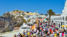 Σαντορίνη: «Ελαττώστε μετακινήσεις, έρχονται 17.000 από κρουαζιερόπλοια» καλούσε δημοτικός σύμβουλος τους κατοίκους