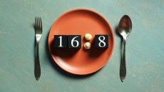 Διαλειμματική νηστεία: να τρώει κανείς ή να μην τρώει;