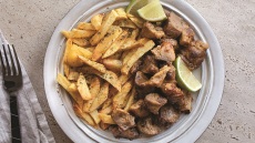 Τηγανιά: 12 κλασικοί και ιδιαίτεροι μεζέδες που θα αγαπήσετε