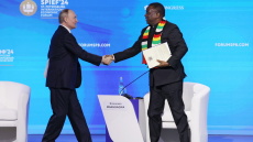 Σύμμαχο στο πρόσωπο του προέδρου της Ζιμπάμπουε βρήκε ο Πούτιν - «Αγαπημένος αδελφός»