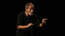 Σταύρος Ξαρχάκος: Μουσική βραδιά στο θέατρο «Άλσος» ετοιμάζει ο σπουδαίος συνθέτης