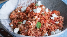 Κοσκοσέλα: το εύκολο καλοκαιρινό φαγητό με αυγά και λαχανικά