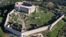 Υπουργείο Πολιτισμού: Θωρακίζεται έναντι των πυρκαγιών ο αρχαιολογικός χώρος στο Kάστρο Χλεμούτσι στην Ηλεία