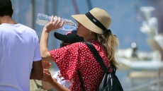 Καιρός: Μπουρίνια στη βόρεια Ελλάδα, 38άρια και σκόνη στη νότια - Κίνδυνος πυρκαγιάς σε 8 περιοχές