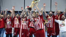 Ολυμπιακός: Πρωταθλητής Ελλάδος για 4η φορά στο χάντμπολ ανδρών, 33-29 την ΑΕΚ στον 5ο τελικό 