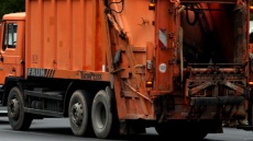 Βόνιτσα: Υπάλληλος καθαριότητας παρασύρθηκε από ΙΧ - Φόβοι για ακρωτηριασμό του ποδιού του