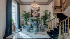 Το αξίας €27 εκατ. ανάκτορο των Ντελεβίν ψάχνει τους νέους ιδιοκτήτες του - Δείτε φωτογραφίες