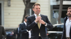 Στα πρόθυρα νέας διάσπασης ο ΣΥΡΙΖΑ - Όλοι εναντίον όλων με φόντο τις αναφορές σε χάος στο κόμμα και μαύρο χρήμα