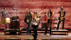 «Stereophonic»: Η ελληνικής συμπαραγωγής θεατρική παράσταση που σάρωσε τα βραβεία Tony