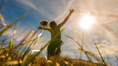 Θερινό ηλιοστάσιο: Γιατί η σημερινή ημέρα είναι η πιο ωφέλιμη για την υγεία μας