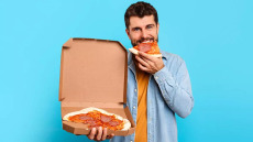 Γονιμότητα: «Ξεχάστε» μπέργκερ και πίτσες αν θέλετε υγιές σπέρμα και… καλούς απογόνους