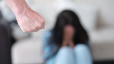 Ο γνωστός ποινικολόγος διαψεύδει την ασκούμενη που τον κατήγγειλε για ενδοοικογενειακή βία: «Εκείνη με χτύπησε» 