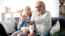 Η καθοριστική κίνηση που εξασφαλίζει ότι θα παραμείνουμε υγιείς μετά τα 70