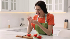 Ανθεκτικά μικρόβια: Στο μέλλον θα πεθαίνουμε από μια γρατζουνιά; Ένας καθηγητής λύνει το μυστήριο