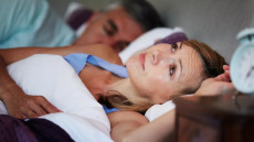 Αγχος: Σούπερ επικίνδυνο μετά τα 50 – Διπλασιάζει την απειλή μιας συχνής νευροεκφυλιστικής νόσου