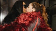 Καμερούν: Η κόρη του προέδρου ανέβασε φωτογραφία που φιλά μια άλλη γυναίκα - Με φυλάκιση τιμωρείται η ομοφυλοφιλία στη χώρα