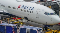 Πέρασε όλους τους ελέγχους χωρίς εισιτήριο στο αεροδρόμιο της Νέας Υόρκης και ταξίδεψε στο Παρίσι