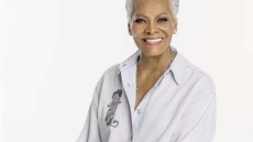 Dionne Warwick: Η θρυλική τραγουδίστρια έρχεται τον Σεπτέμβριο στο Ηρώδειο