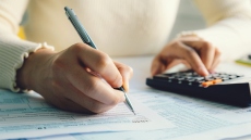 Φορολογικές δηλώσεις: Έγιναν 423.000 αυτόματες εκκαθαρίσεις – Οι 8 στους 10 φορολογούμενους δεν πληρώνουν επιπλέον φόρο