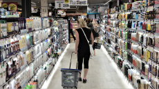 Ασανσέρ οι τιμές και τον Ιούνιο, πού κερδίζει και πού χάνει τη μάχη με τον πληθωρισμό η Ελλάδα