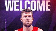 Βεζένκοφ: Οι Ράπτορς τον καλωσόρισαν στο Τορόντο