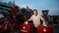 Ολυμπιακός: Στην Πάρο οι ευρωπαϊκές κούπες - Βίντεο, φωτογραφίες 