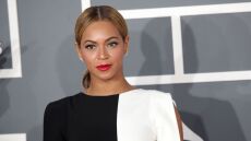 Μπιγιόνσε: Αντιδράσεις προκάλεσε το νέο κέρινο ομοίωμά της σε μουσείο στο Παρίσι - Γιατί είναι λευκή; γράφουν στο Twitter