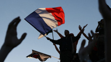 Τα τεστ για την άδεια παραμονής στη Γαλλία είναι τόσο δύσκολα που δεν τα περνούν ούτε οι Γάλλοι