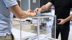Το 34% των Γάλλων δηλώνει ότι στις προεδρικές εκλογές του 2027 θα ψηφίσει ακροδεξιά, σύμφωνα με δημοσκόπηση