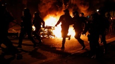 Εκλογές στη Γαλλία: Επεισόδια μετά τη νίκη της αριστεράς - Δείτε βίντεο