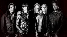 Queens of the Stone Age: Ακυρώνεται η προγραμματισμένη συναυλία τους στην Αθήνα