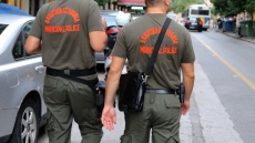 «Αν αγγίξεις το αυτοκίνητο θα σε μαχαιρώσω» - Είχε χτυπήσει και δημοτικούς αστυνομικούς ο 29χρονος που ξυλοκόπησε τον 58χρονο στον Νέο Κόσμο