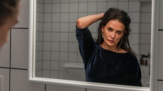 Nτέμι Μουρ: Προσπαθεί να γίνει και πάλι νέα στο teaser του Substance