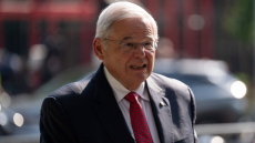 Απορρίφθηκε έφεση του πρώην γερουσιαστή Μπομπ Μενέντεζ κατά της καταδικαστικής απόφασης