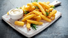 Τέλειες τηγανητές πατάτες με την αλάνθαστη τεχνική των 2 σταδίων