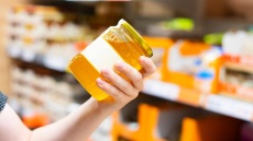 Είναι ασφαλές να τρώμε τρόφιμα μετά την ημερομηνία λήξης; Οι ειδικοί απαντούν