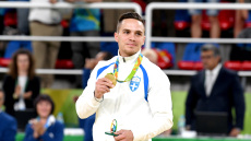 Πετρουνιάς: Ετοιμάζεται να γίνει στο Παρίσι ο πρώτος Έλληνας γυμναστής με 3 Ολυμπιακά μετάλλια