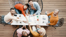 Το «ζωντανό» επιτραπέζιο παιχνίδι που ενισχύει τη δημιουργικότητα και βελτιώνει την ψυχική υγεία