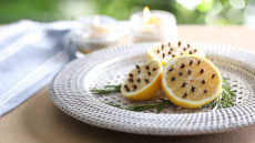 Κουνούπια: Τρία φυσικά εντομοαπωθητικά που προφυλάσσουν – Tips για να τα φτιάξετε μόνοι σας