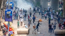 Ταραχές στο Μπαγκλαντές: Πάνω από 105 νεκροί – Δυνάμεις του στρατού στους δρόμους