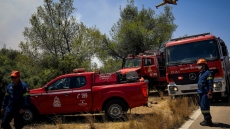 Οριοθετήθηκε η φωτιά στην Κερατέα στην περιοχή Χάρακας, δείτε βίντεο