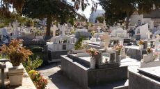 Μπέρδεψαν σορούς στη Σάμο: Έστειλαν άλλη γυναίκα σε κηδεία και άλλη στην αποτέφρωση